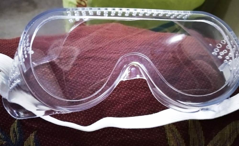 Chemical Side Dot Goggles
